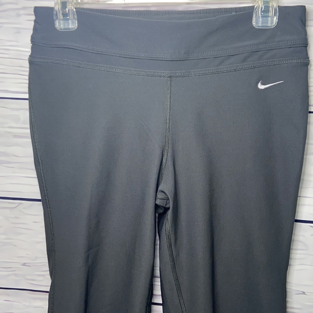 Nike Crops - Picture 2 of 5